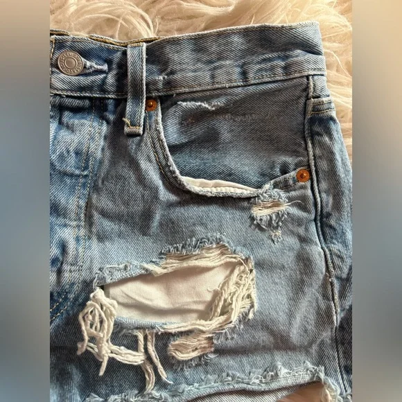 Levi’s 501 High Rise Distressed Cutoff Denim Shorts W26 - Picture 3 of 8